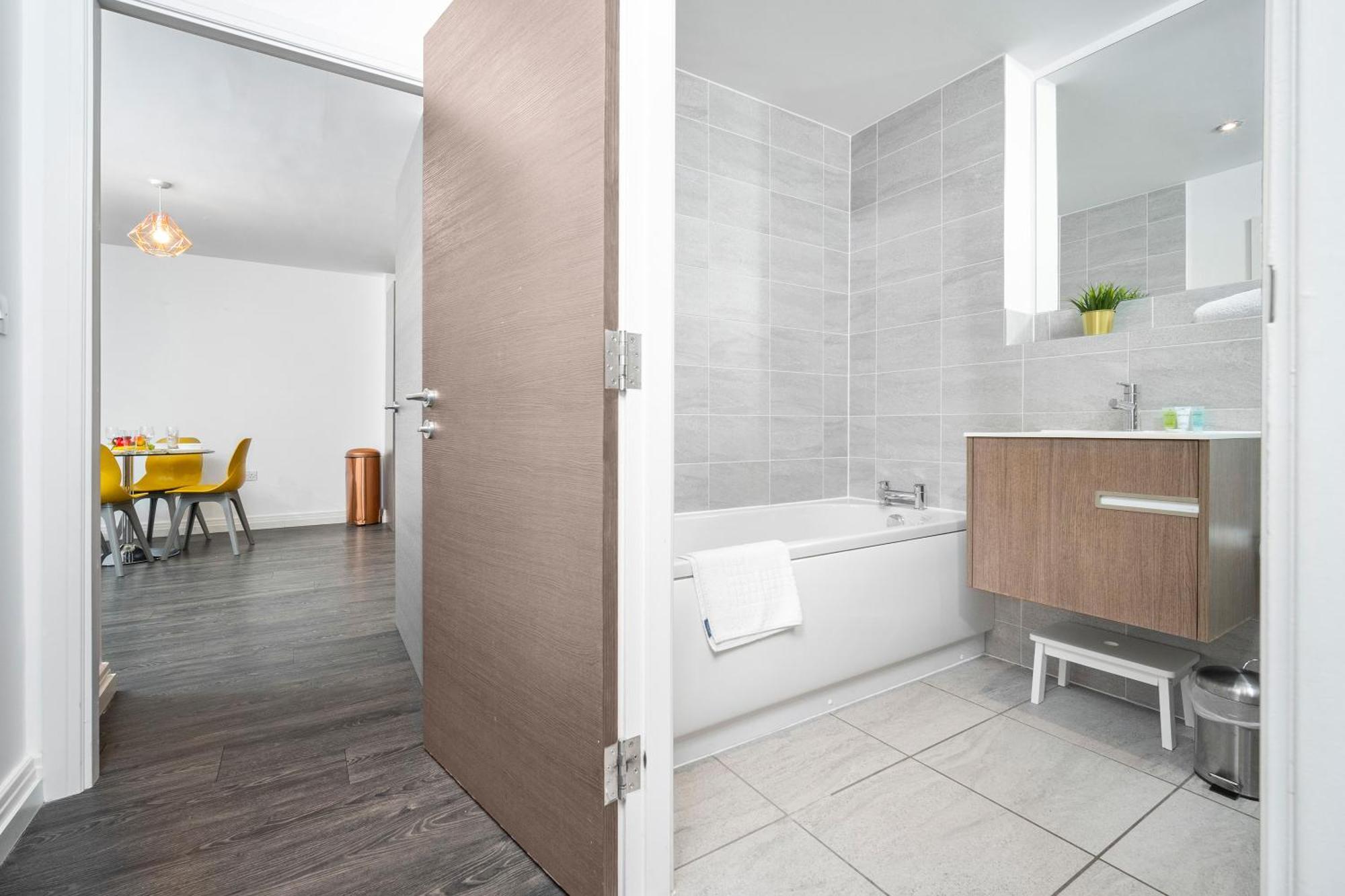 New Luxe Apartment - Secure Parking - Birmingham City Centre - Netflix - Wifi - Top Rated - 54M Eksteriør bilde